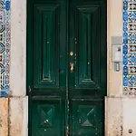 Cozy 1st Floor Flat Chiado District With Balconies And Ac 19th Century Building 公寓 *