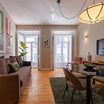 Cozy 1st Floor Flat Chiado District With Balconies And Ac 19th Century Building 公寓 *