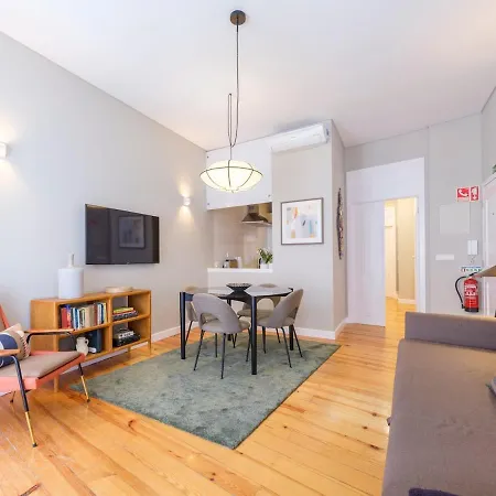 Apartament Cozy 1st Floor Flat Chiado District With Balconies&ac 19th Century Building Lizbona