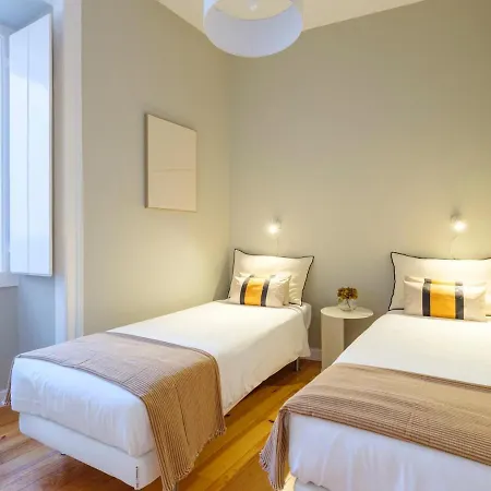 Cozy 1st Floor Flat Chiado District With Balconies&ac 19th Century Building Apartament *