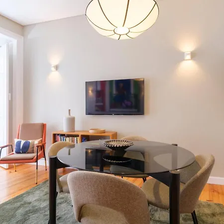 Apartament Cozy 1st Floor Flat Chiado District With Balconies&ac 19th Century Building