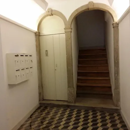 Cozy 1st Floor Flat Chiado District With Balconies And Ac 19th Century Building Apartman