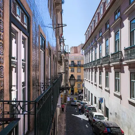 Apartman Cozy 1st Floor Flat Chiado District With Balconies And Ac 19th Century Building