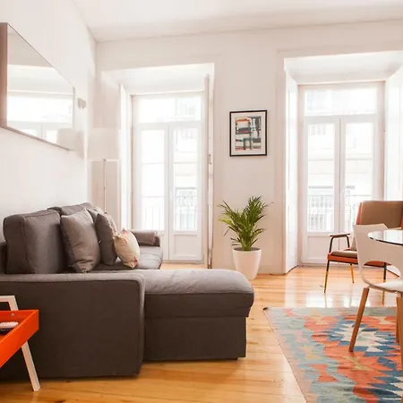 Apartman Cozy 1st Floor Flat Chiado District With Balconies And Ac 19th Century Building *