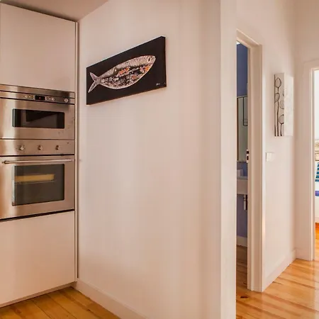 Cozy 1st Floor Flat Chiado District With Balconies And Ac 19th Century Building * Lisboa
