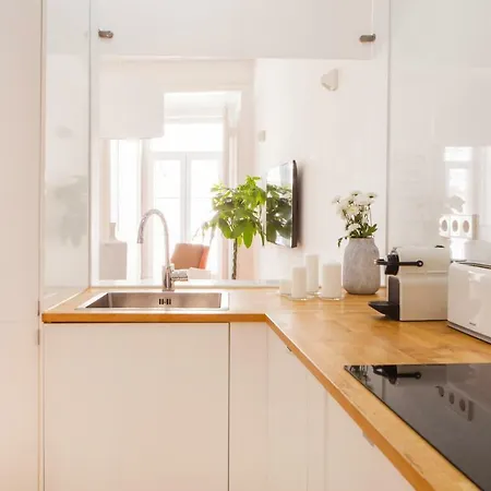 Apartman Cozy 1st Floor Flat Chiado District With Balconies And Ac 19th Century Building *