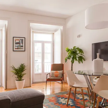 Appartamento Cozy 1st Floor Flat Chiado District With Balconies And Ac 19th Century Building Lisbona