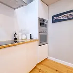 Cozy 1st Floor Flat Chiado District With Balconies And Ac 19th Century Building Apartment Lissabon