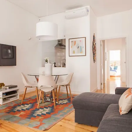 Cozy 1st Floor Flat Chiado District With Balconies And Ac 19th Century Building Apartment *